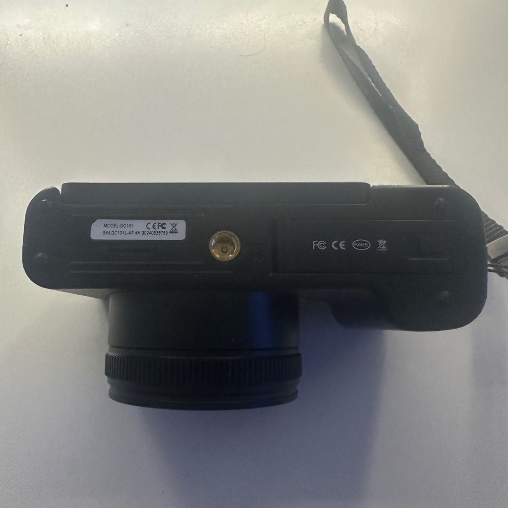 Digital Camera - Picture 7 of 7